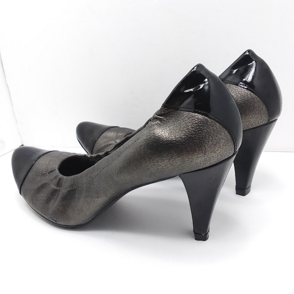 STUART WEITZMAN Pewter & Black Patent Logo Rubber Sole Elastic Sides Pum… - Picture 9 of 15